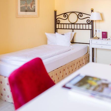 Hotel Duenenburg Westerland Bagian luar foto