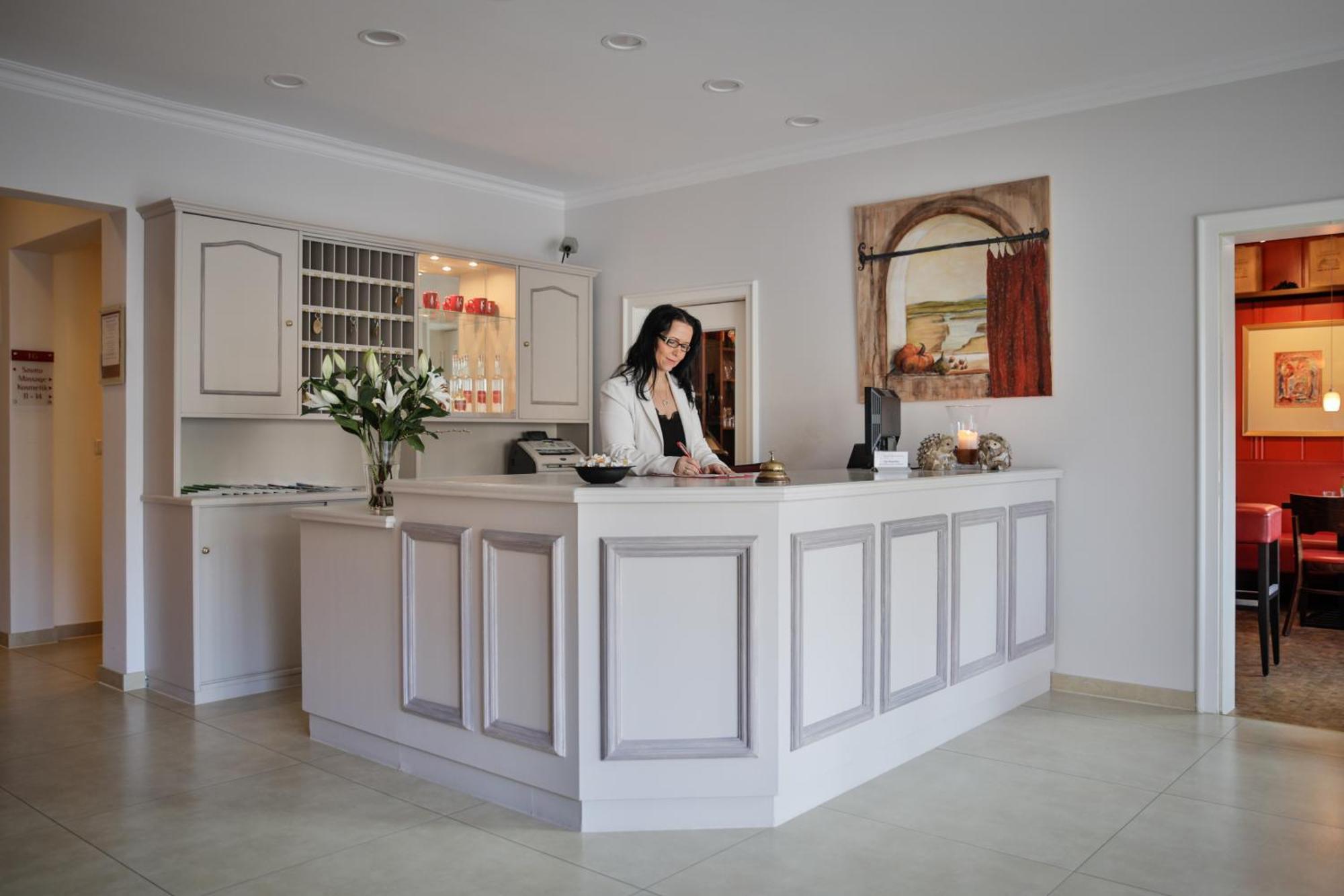 Hotel Duenenburg Westerland Bagian luar foto