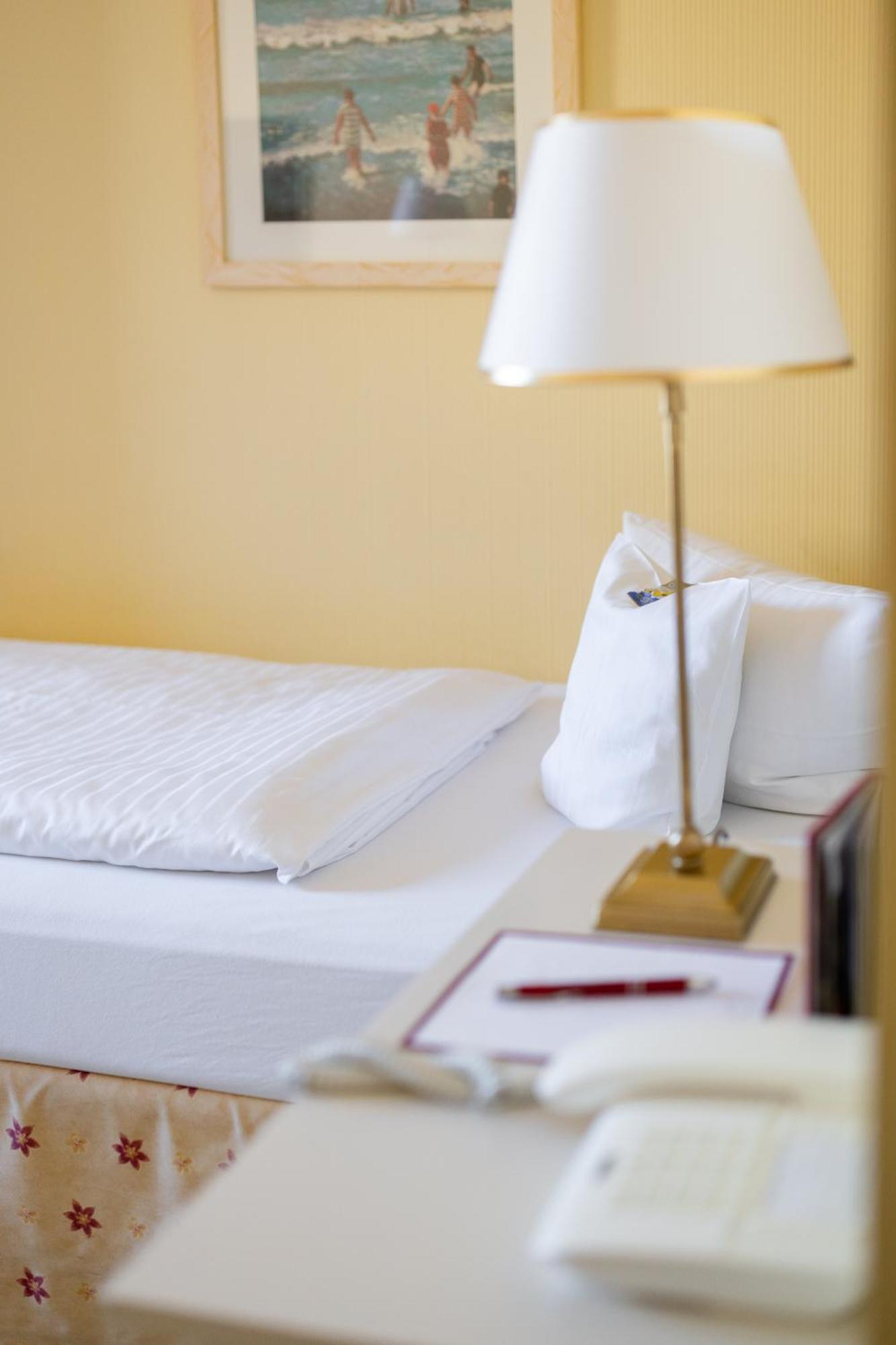 Hotel Duenenburg Westerland Bagian luar foto