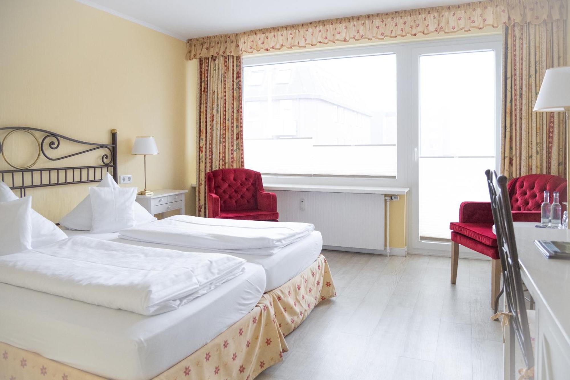 Hotel Duenenburg Westerland Bagian luar foto