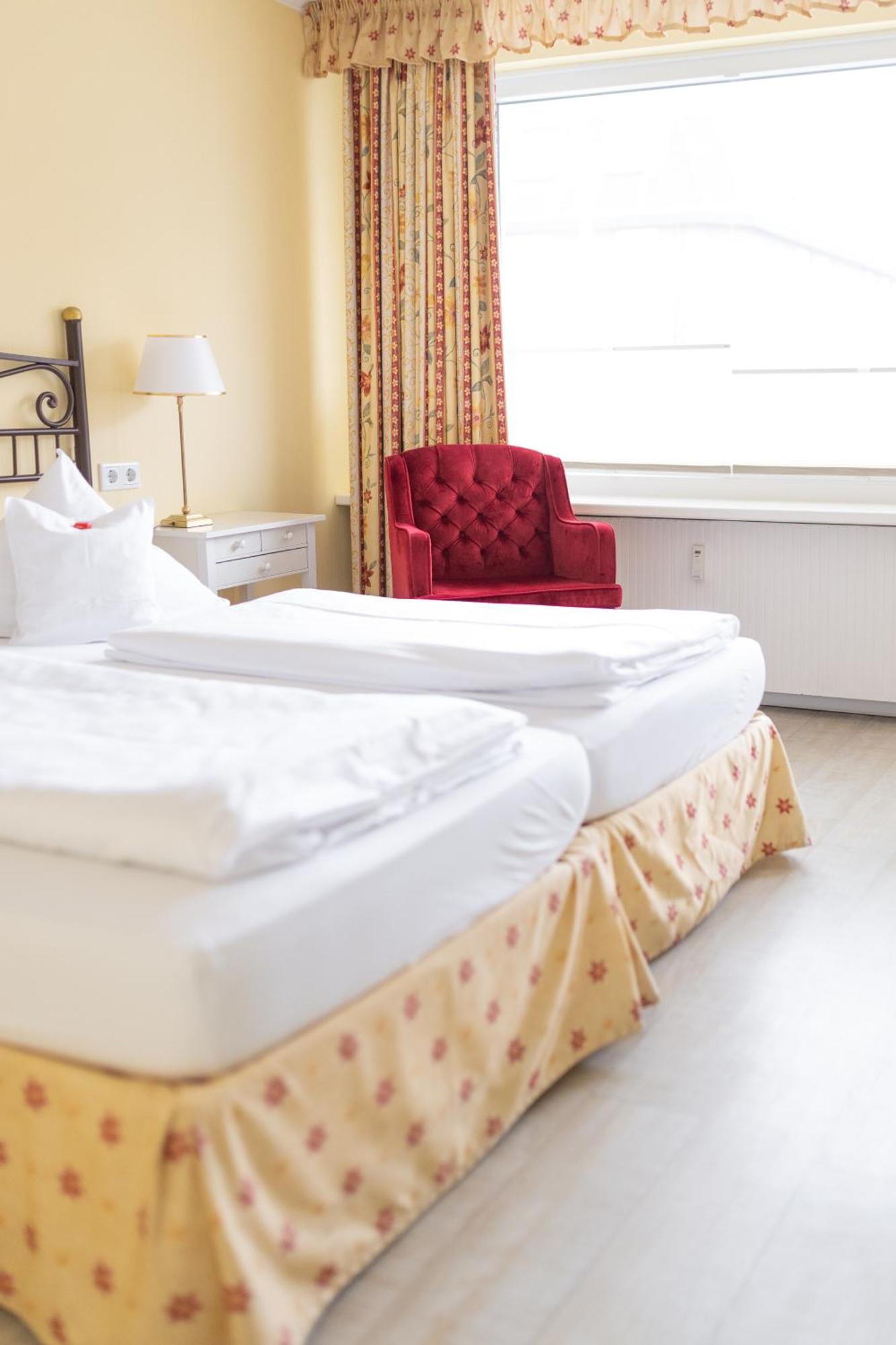 Hotel Duenenburg Westerland Bagian luar foto