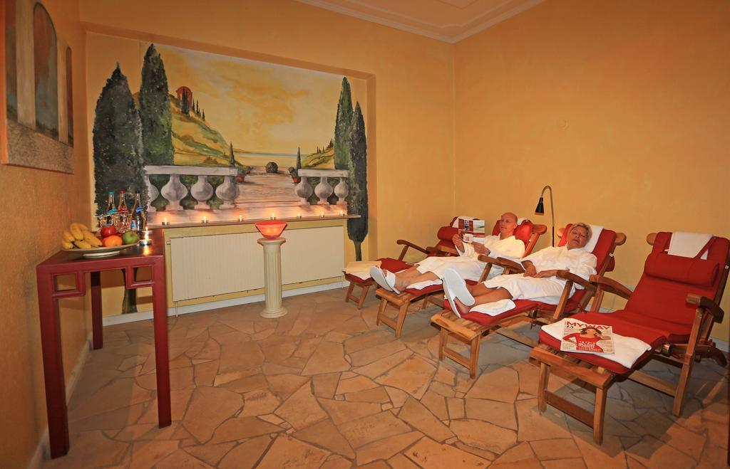 Hotel Duenenburg Westerland Bagian luar foto
